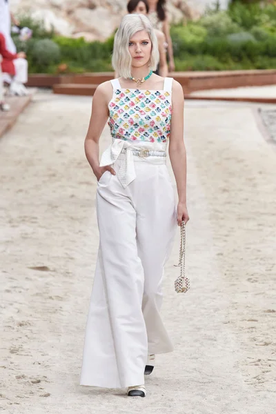 Look 57